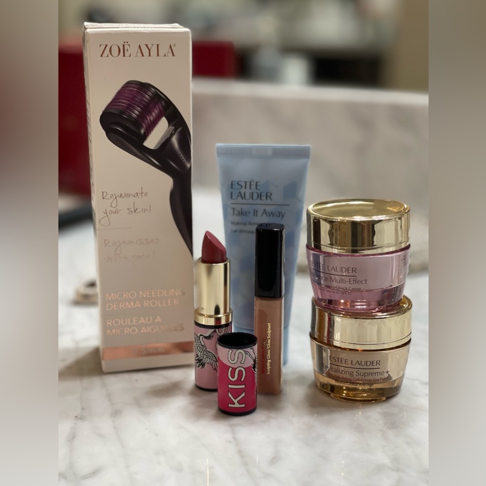 Estée Lauder skincare, lip and face roller set